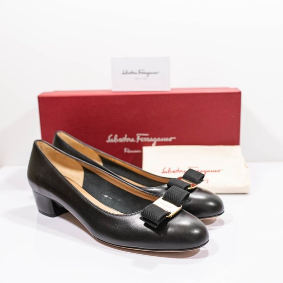 Salvatore Ferragamo Shoes - Salvatore Ferragamo Vara Pumps, 9.5B